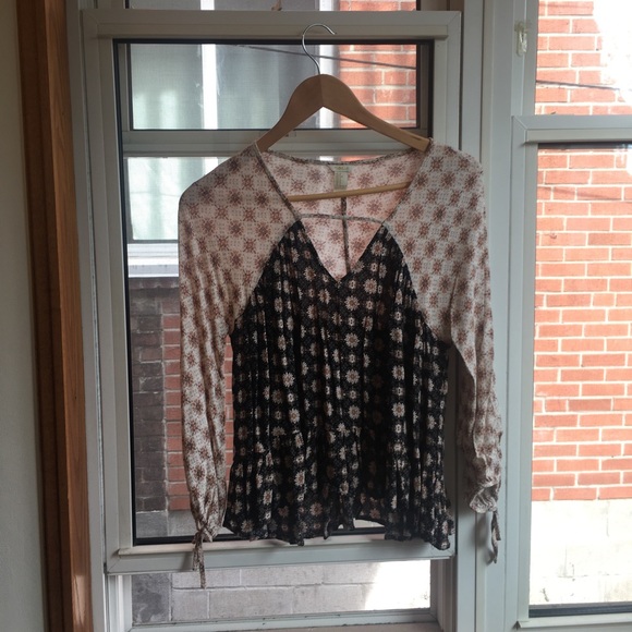 Forever 21 Tops - Cute flowy top